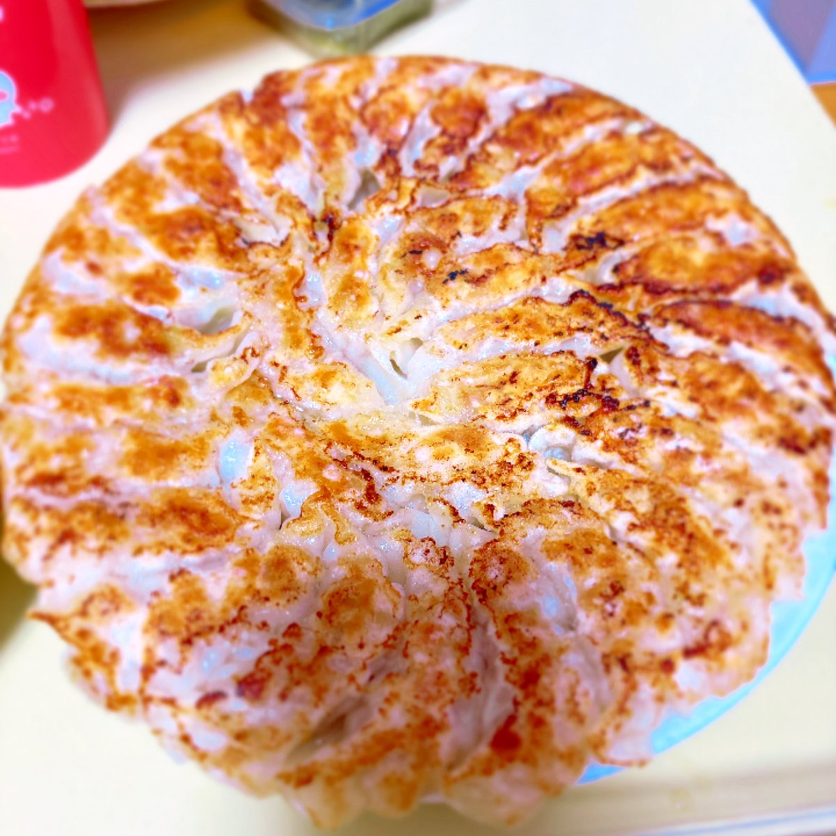 0809Manmaru's tweet photo. 餃子がめちゃくちゃいい焼き色に🥟✨
(写真のセンスのなさ🤣🤣)
今夜はこれと🍋サワーでライブDVDタイム!
観るのは大好きな
「COLORLESS」ツアー✨
あの世界観…何回観ても最高🙌
Who's The Manまたライブで聴きたいな…
#三浦大知 #COLORLESS https://t.co/QsXpRIMhqN