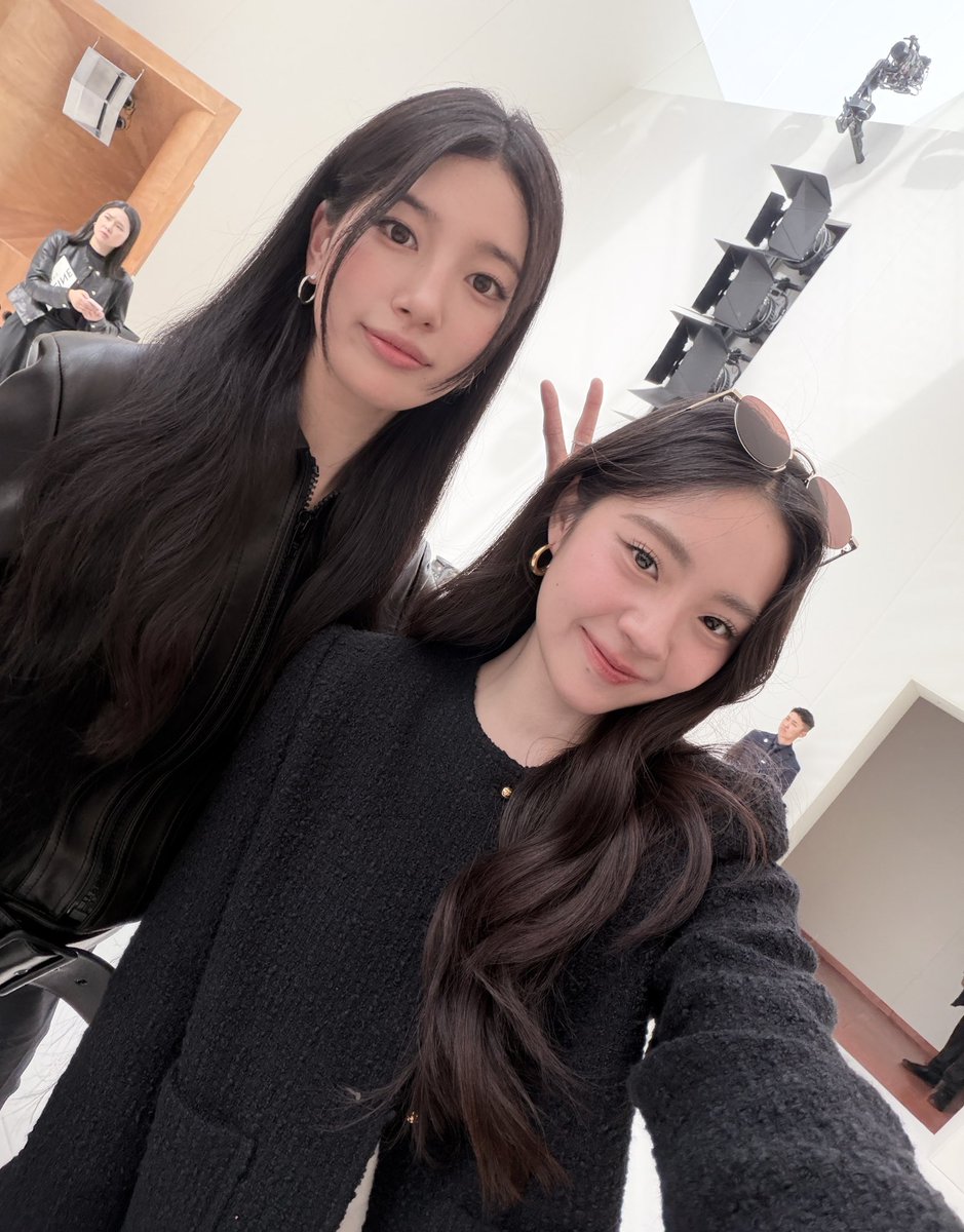 earnearnfatima's tweet photo. Appreciated u remembered🥹💓🥰

#BaeSuzy #EarnEarnFatima 
#EARNEARNxCELINEinPARIS 
#SUZYxCELINEHiver2026 https://t.co/gSS8Q3pKpQ