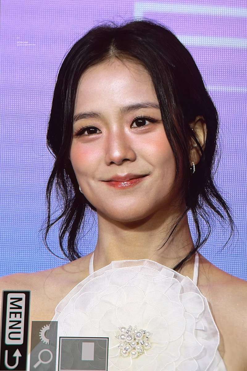 Off the Page🫨💓 tweet media