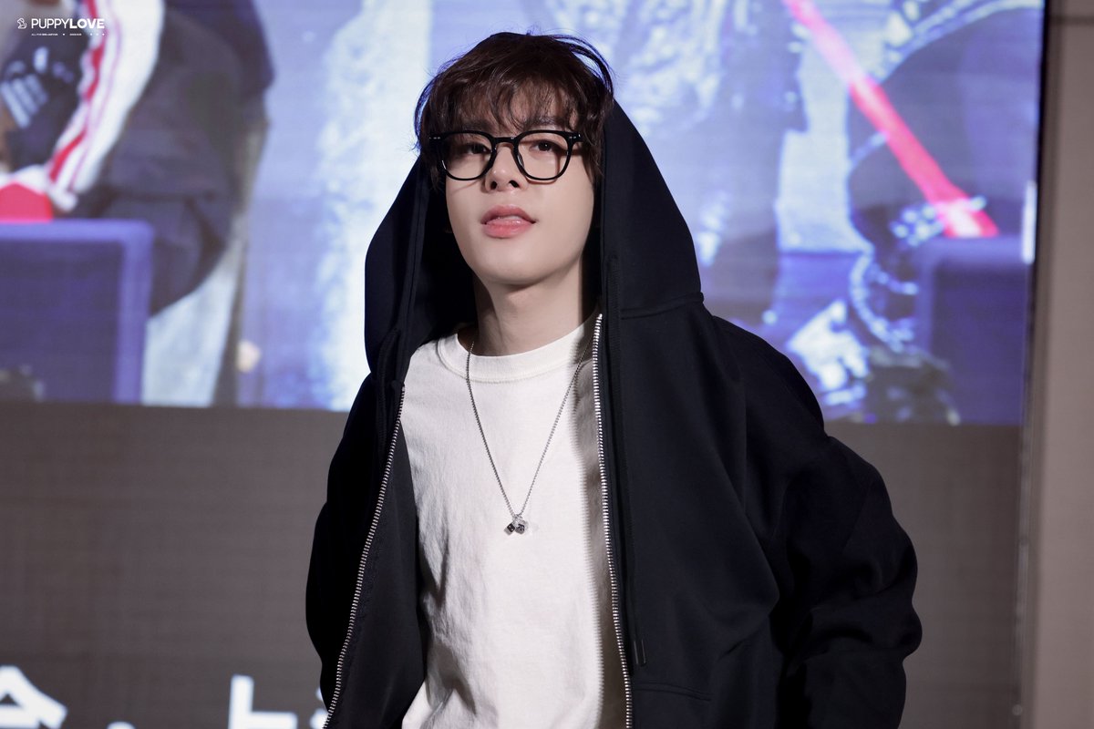 260308 Yizhiyu

#제이크 #JAKE #ジェイク 
#심재윤 #SIMJAEYUN #沈载伦 
#엔하이픈 #ENHYPEN