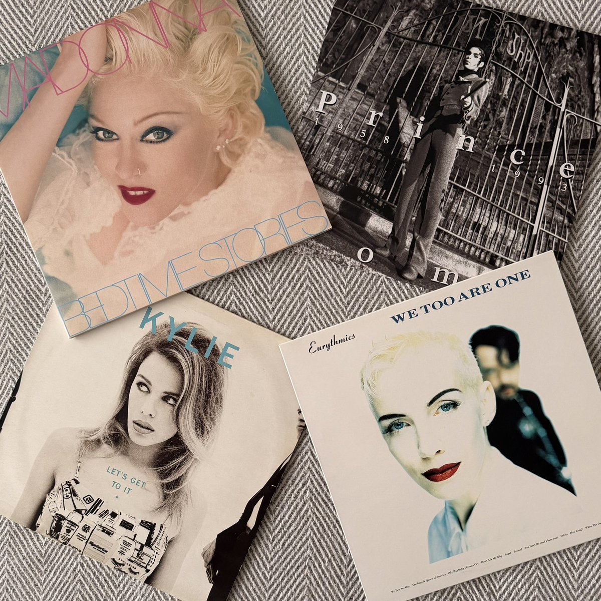 Sunday vinyl selection:

🔸 Madonna – Bedtime Stories
🔸 Prince – Come
🔸 Kylie Minogue – Let’s Get to It
🔸 Eurythmics – We Too Are One

#NowPlaying #Vinyl #March2026