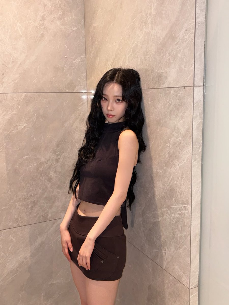 patamaii's tweet photo. ใครบอกพี่น่าไม่มั่นใจไม่กล้าแต่งตัว นี่เถียงขาดใจนะ มาดูแม่ตอนแต่งเอง 🔥 https://t.co/AQsnSNQrbB