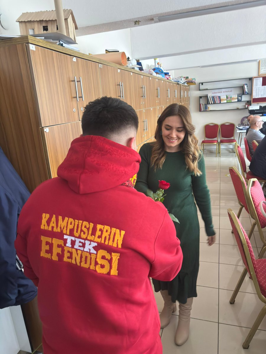 uAUNINigde_'s tweet photo. 8 Mart Dünya Kadınlar Günü’nde; hayatın her alanında emek veren tüm kadınların gününü kutluyoruz. 🌹

#ultrAslanUNI #uAUNINİĞDE https://t.co/UufYVbiztb