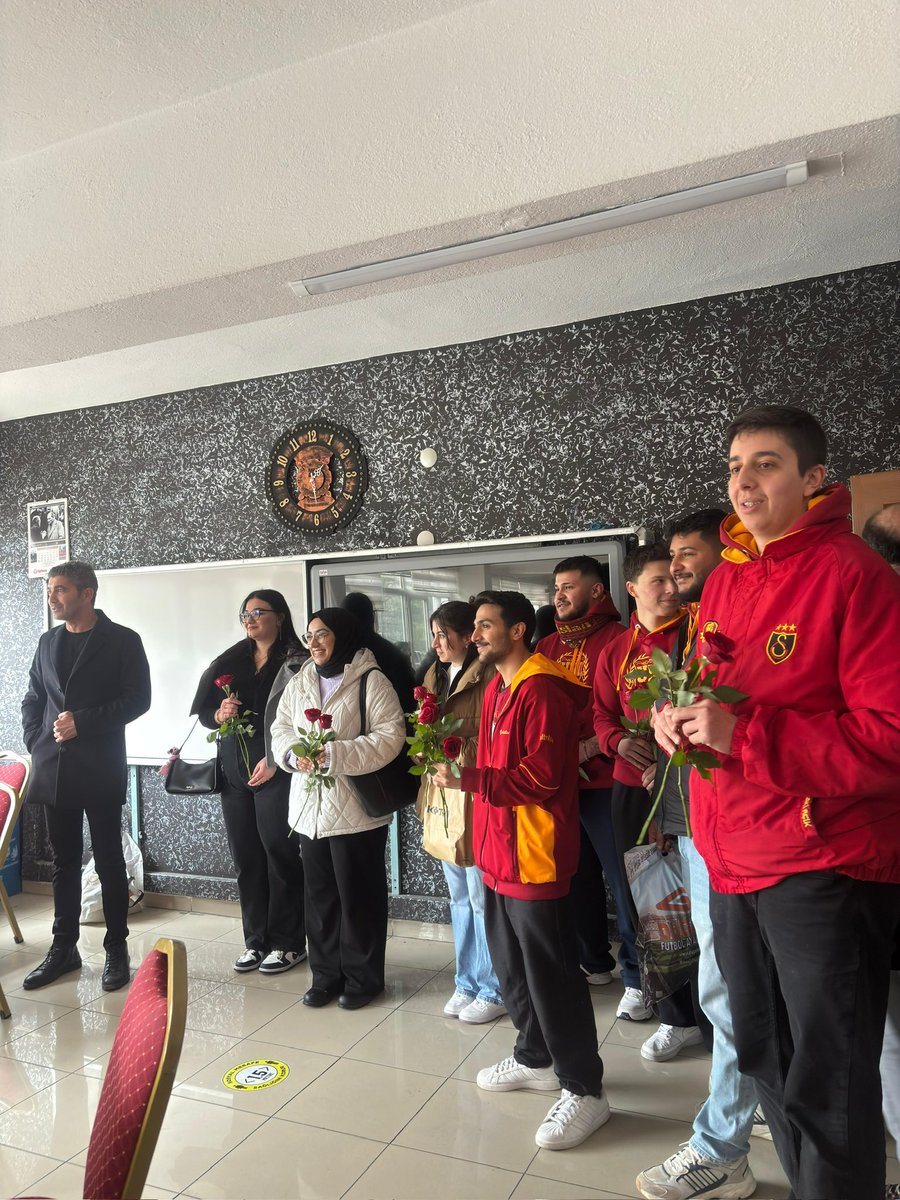 uAUNINigde_'s tweet photo. 8 Mart Dünya Kadınlar Günü’nde; hayatın her alanında emek veren tüm kadınların gününü kutluyoruz. 🌹

#ultrAslanUNI #uAUNINİĞDE https://t.co/UufYVbiztb