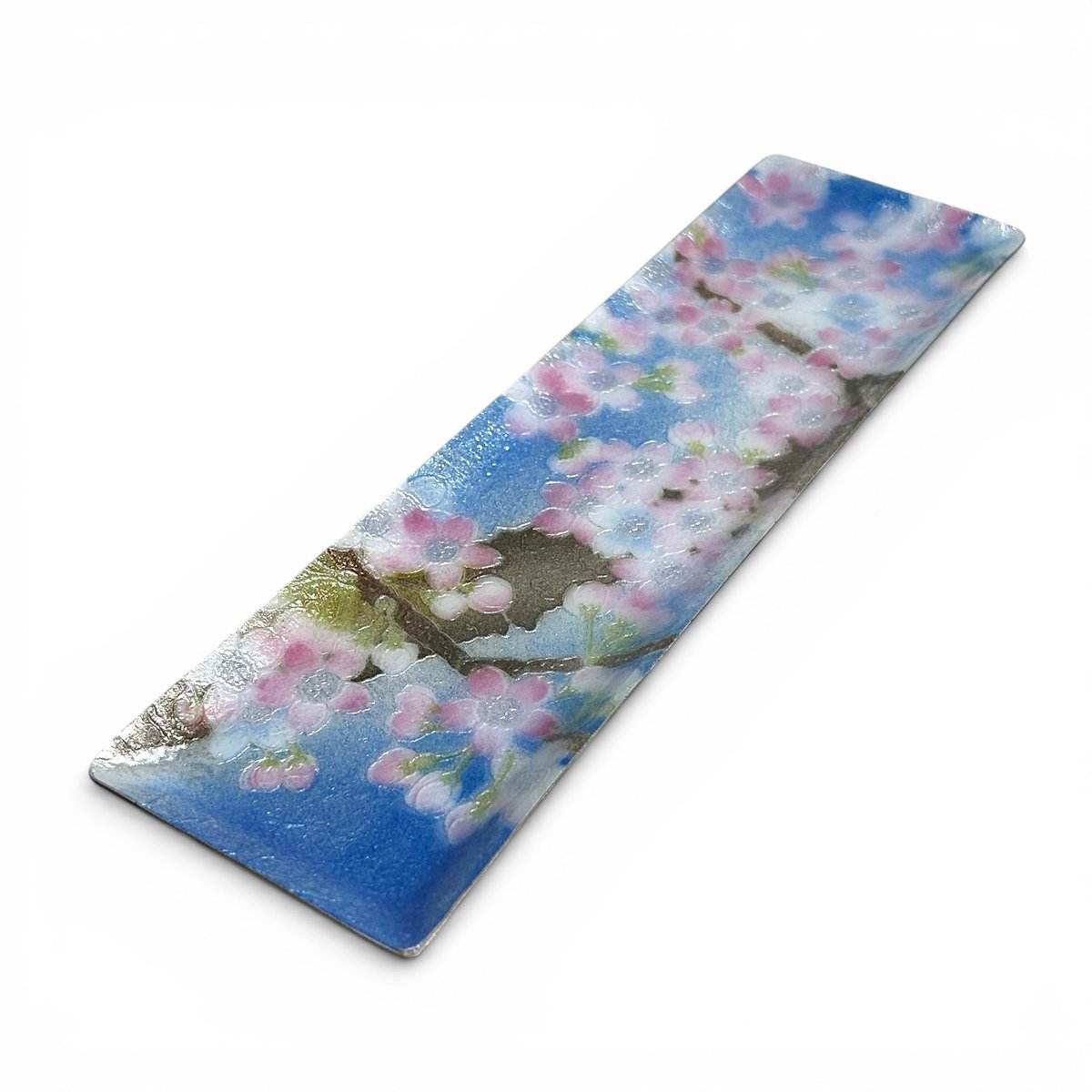 show_mon_art's tweet photo. This high-quality decorative plate is crafted by a workshop that has specialized in traditional Japanese cloisonné for nearly 50 years.

The design features Mt. Fuji rising powerfully beneath a clear blue sky, framed by cherry blossoms in full bloom.

https://t.co/lIGAm0GPau https://t.co/VujZylwDLw