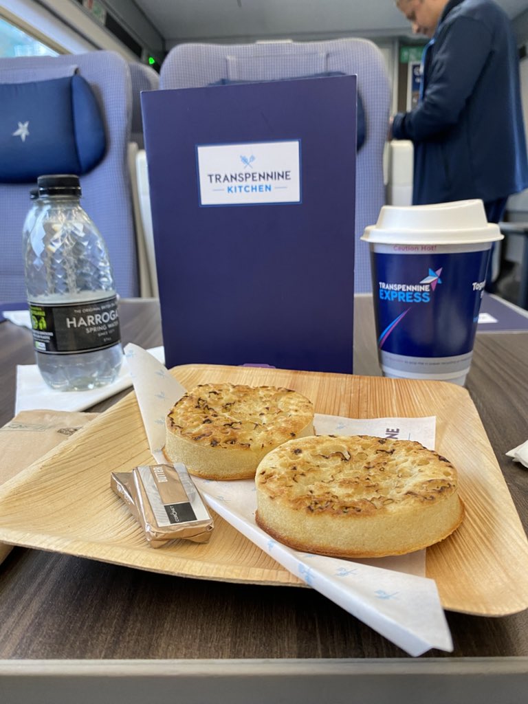 BlancoGoGo's tweet image. Managed to blag a #FirstClass 🚂 breakfast 🧇 ☕️ #TravelingGG
