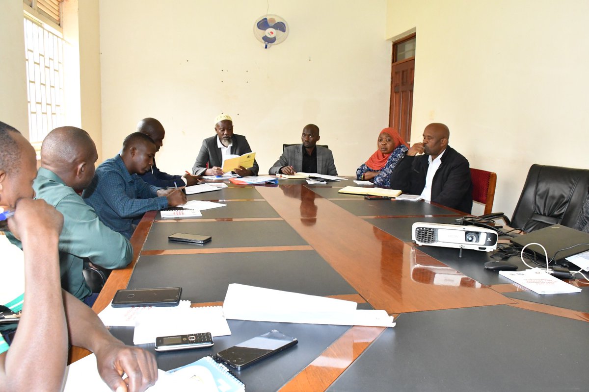 Somerouganda09's tweet photo. On Friday, March 6, 2026, Somero Uganda met with the Lyantonde District NGO Monitoring Committee to introduce the #REALFATHERS project. The committee commended the initiative and formally committed to supporting its implementation within the district
#RealFathersProjectUganda https://t.co/gAwCjVYYIN