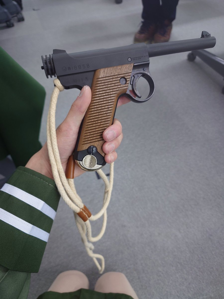 そういえば北上様のコスピレで十四式拳銃を持たせてもらったのだけどなんかすごいしっくり来た