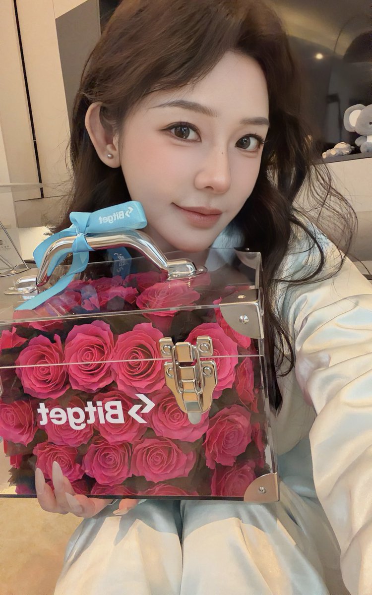 大美Una tweet media