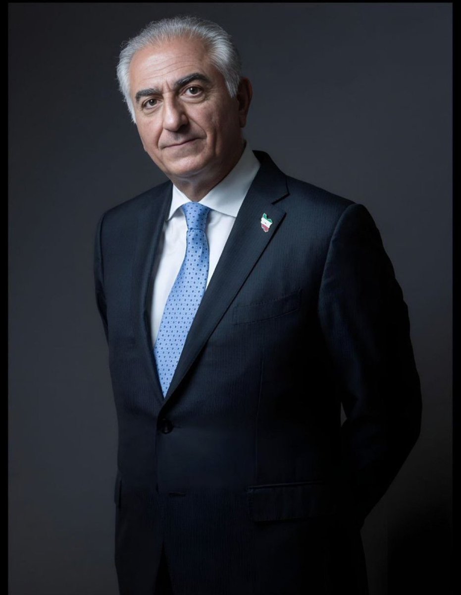 AtoosaEs36143's tweet photo. اگر این توئیت رو می بینی یک #KingRezaPahlavi منشن کن
اینم بزنی عالی میشه
تنبلی نکن ۱۰ ثانیه زمان میبره 
#RezaPahlaviForIran https://t.co/zOWL8hC287