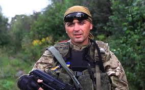 pogrebeckij's tweet photo. Як Зеленський готувався до війни.
Арешти та звинувачення Героям АТО/ООС:
1. Ігорь Лапін - "Напевно, ми розпочинаємо новий етап у житті. Йду на допит у СБУ з приводу вбитих мирних московських громадян під час прориву блокади Луганського аеропорту", - повідомив 11 листопада 2019 Лапін. Під час проведення АТО він командував 2-ю ротою «Захід» 24-го окремого штурмового батальйону «Айдар». Під його керівництвом підрозділ брав участь у звільненні населених пунктів Луганщини, зокрема Щастя, Георгіївки та Лутугиного.
2022–2023 роки: Після початку повномасштабного вторгнення Росії Лапін повернувся до війська. У 2022 році він командував батальйоном спецпризначення (зокрема на Бахмутському напрямку). У травні 2022 року, перебуваючи на передовій у Луганській області, отримав поранення. Кримінальну справу не закрито. Один із волинських "айдарівців" Олександр Калюжний (Саша Харківський) пояснює, що його побратимів допитують до СБУ, за фактом смерті російського найманця Білібіна, який був заступником отамана донського козацтва Козицина та перевозив ящики зі снарядами та зброєю.
2. Справа вбивства Павла Шеремета (грудень 2019)
У грудні 2019 року Міністерство внутрішніх справ назвало підозрюваних у вбивстві журналіста Павла Шеремета. Всі вони мали відношення до волонтерського або ветеранського руху:Андрій Антоненко (Riffmaster) — сержант Сил спеціальних операцій, музикант.
Юлія Кузьменко — дитячий хірург, волонтерка.
Яна Дугарь — військова медсестра.
Інна та Владислав Грищенки — ветерани АТО (проходили як особи, що могли володіти інформацією або бути причетними).
Справа не закрита, припинена у зв'язку з мобілізацією підозрюваних. Ініціатор справи, колишній міністр, Аваков утік до Італії. Справа почала розсипатися відразу після його відкриття. Піарився на арешті "звинувачених" Зеленський.
3. Справа Вікторії Котеленець («Фортуна») (січень 2021)
Ветеранку АТО Вікторію Котеленець затримали у січні 2021 року безпосередньо у Міністерстві ветеранів, куди вона прийшла отримувати посвідчення УБД. Її звинуватили в участі у незаконних збройних формуваннях на основі фотографії з «параду полонених» у Донецьку в 2014 році, де, за версією слідства, була жінка, схожа на неї. Хоча офіційні портретні експертизи підтвердили, що на знімках з Донецька зображена інша особа (ймовірно, мешканка Донецька Ольга Сухова), а не Вікторія, справа досі не закрита. 
4. Особливо великий резонанс у військах викликали арешти співробітників Міноборони з-поміж "кіборгів" - захисників Донецького аеропорту - з 79-ї окремої аеромобільної бригади (зараз це 79-а окрема десантно-штурмова бригада). У вересні 2015-го полковника 79-го ОАеМБру Дмитра Марченка було призначено на посаду начальника Головного управління розвитку та супроводу матеріального забезпечення ЗСУ. Разом із ним до ГУРСМО перейшли ще кілька офіцерів 79-го ОАеМБр. 3 травня 2019 р. Марченко отримав звання генерал-майора. А 11 листопада Печерський райсуд Києва задовольнив клопотання ГБР про взяття Марченка під варту з можливістю вийти під заставу в 76,84 млн грн, у справі про "неякісні бронежилети". Пізніше такий самий запобіжний захід суд обрав заступнику Марченка полковнику Сергію Почтаренко і майору Михайлу Каморянському. Ще двох співробітників ГУРСМО – Ольга Капінус та Василь Саковець – відправлено під домашній арешт.
На захист Марченка та його побратимів виступило Міноборони, Герої України. Начальник Департаменту патрульної поліції Нац.поліції України полковник поліції Євген Жуков. Його реакція відображає загальний настрій серед боїових офіцерів: "Без емоцій і об'єктивно, звертаюся до президента Зеленського, звернути увагу на цю абсурдну ситуацію і вжити заходів щодо відновлення справедливості, - що стосується кадрових військових з бойовим досвідом і бойовими нагородами! поліція з 300 або 600 кг важких наркотиків, суд чомусь відпускає під домашній арешт. Слідство має розібратися та встановити істину щодо "бракованої партії бронежилетів". На це є закон та процес. Але поки що йде це слідство, яке ще незрозуміло, що встановить, навіщо закривати офіцерів, які все життя служили своїй країні, які своєю кров'ю заслужили на довіру суспільства цієї країни! Адекватних людей, які й не збиралися ховатися (без будинків, літаків та машин на мамі з татом та бабусі), закривають під заставу 3 млн доларів за одного. Ви зробили їх разом! Дякую, що наші послуги більше не потрібні!"
Справа проти Марченка та його побратимів досі не закрита, хоча всі експертизи показали неправильність проведення ДБР попередніх експертиз. До речі, порушення кримінальної справи ДБР за фактом "поганих" бронежилетів зірвало постачання бронежилетів, що призвело до повного відсутності броників на початок повномасштабного вторгнення. Нагадаю, що Марченко це той самий Герой оборони Миколаєва.

Отак Зеленський готувався до війни.