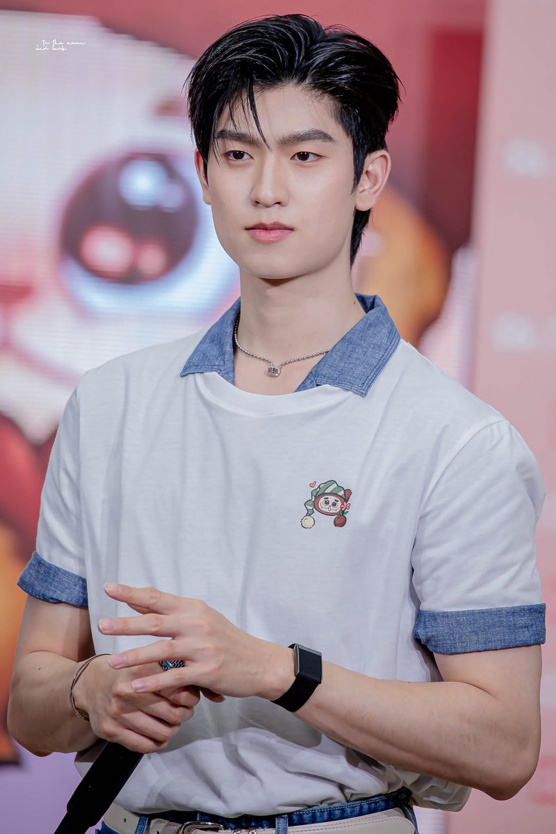 เป็นแก้วเป็นแสงมากกก 🫠💓

THOMASKONG X GQ 
#GQxGISMOWMeetTMK
<a href="/tthomastc/">thomas</a> #tthomastc