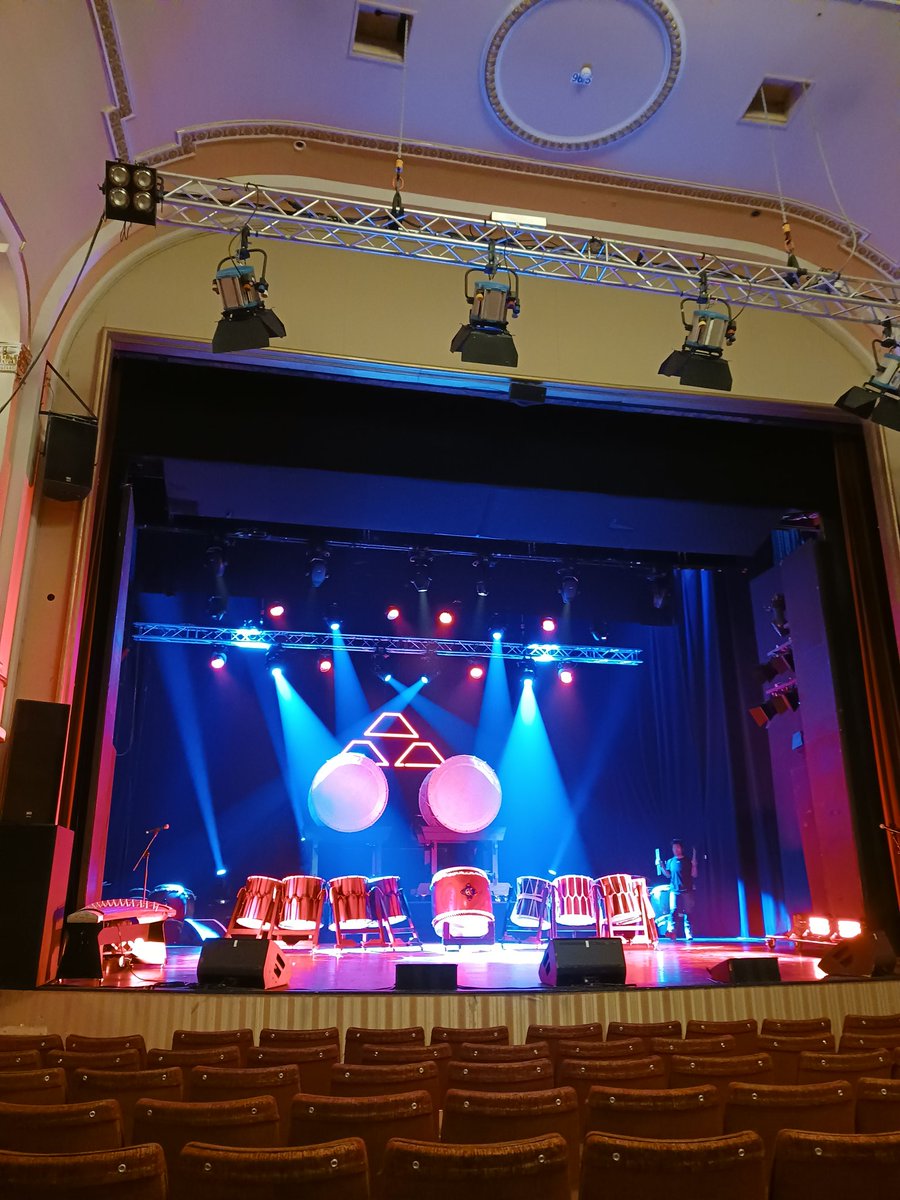 MasamitsuT's tweet photo. Danke schön Erfurt!

07.03.2026 Infinity TOUR

#kokubu #erfurt #shamisen #三味線 #津軽三味線 https://t.co/BBfmAOx0nd