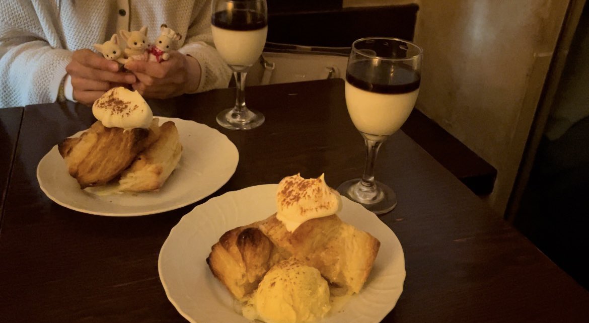 ta_rakochi's tweet photo. ここのアップルパイ好きすぎて今日で3回目の来店✧*｡ https://t.co/FuuJNyYytt