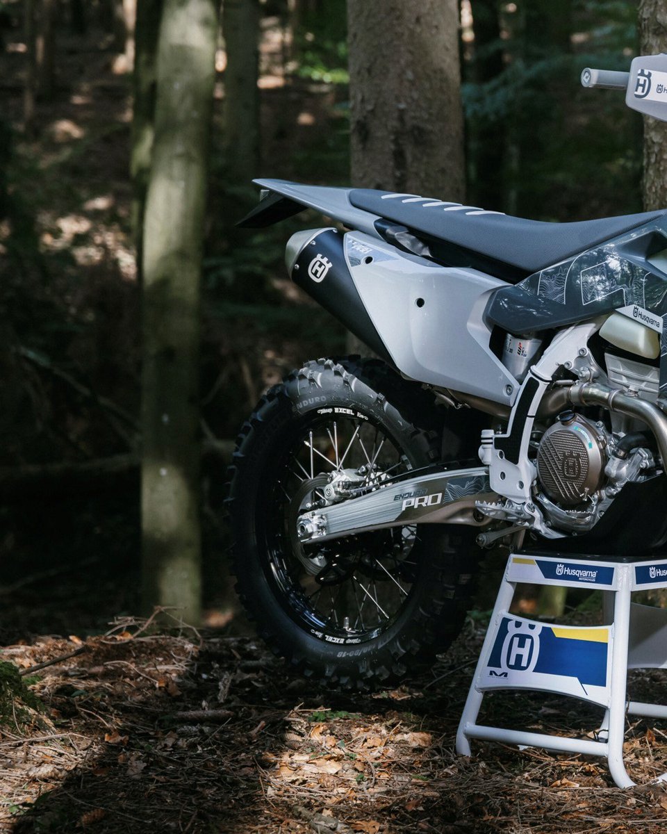 HQV_MotoUK's tweet photo. Our FE 350 Pro. Built from true championship winning DNA. https://t.co/izeLCqMO0O

#Husqvarna #RideHusqvarna #GoRide #Enduro #FE350Pro https://t.co/Cc48FbiQdg