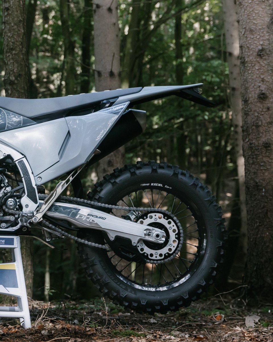 HQV_MotoUK's tweet photo. Our FE 350 Pro. Built from true championship winning DNA. https://t.co/izeLCqMO0O

#Husqvarna #RideHusqvarna #GoRide #Enduro #FE350Pro https://t.co/Cc48FbiQdg