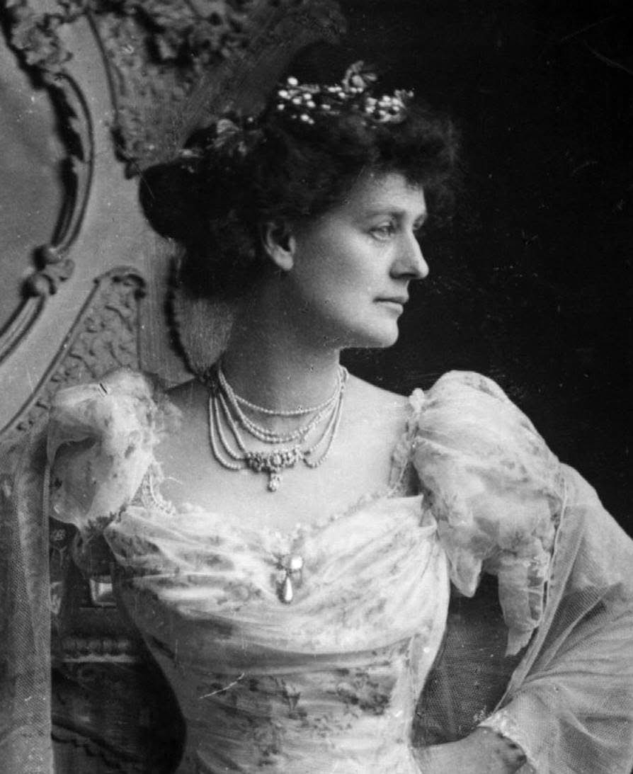 LissadellHouse's tweet photo. Remembering the work of Eva Gore-Booth and her sister Countess Markievicz of Lissadell,  on this International Women's Day

Their memories kept alive by Constance Cassidy of Lissadell

#InternationalWomensDay https://t.co/L4Lz8XTFca