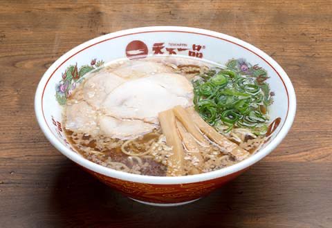 gourmetroad5's tweet photo. 人気飲食店の「いちばん美味しい店」10選です✨

・マクドナルド：庄内店(大阪)
・天下一品：高円寺店(東京)
・リンガーハット：長崎宿町店(長崎)
・吉野家：有楽町店(東京)
・名代富士そば：三光町店(東京)
・餃子の王将：荻窪駅西口店(東京)
・丸亀製麺：さいたま道祖土店(埼玉)
・CoCo壱番屋：京橋コドグラン店(東京)
・牛角：成城学園前店(東京)
・サイゼリヤ：地下鉄赤塚店(東京)
※週刊現代より引用
https://t.co/4UnU2fe6cO