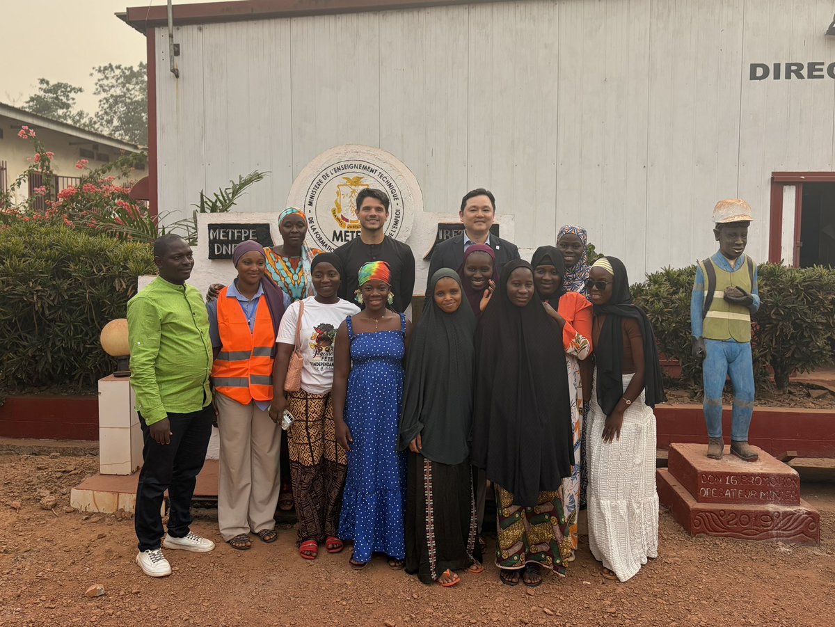 Embajada de España en Guinea tweet media