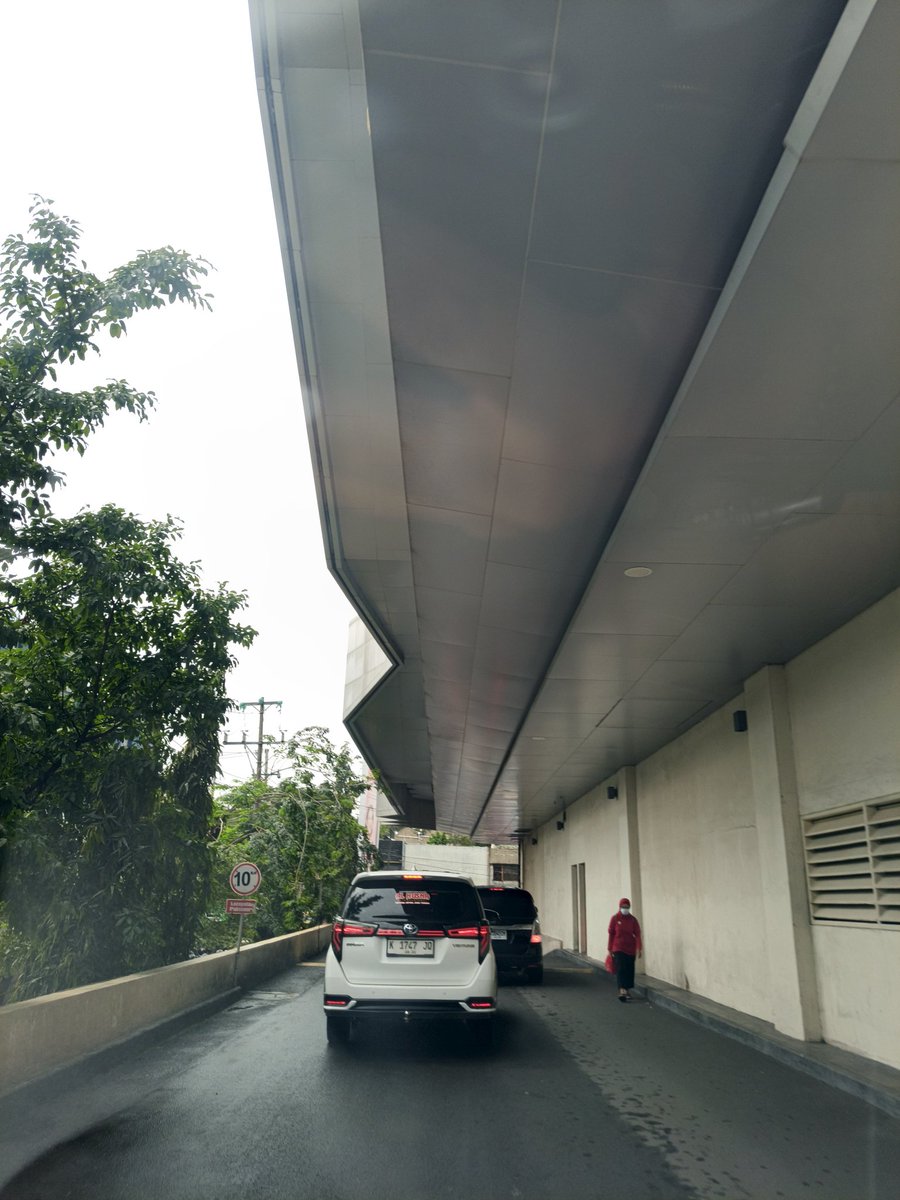 Denstillden's tweet photo. Tawaf paragon-dp mall ga berasa udh 4 jam https://t.co/mAM4Djk6Le