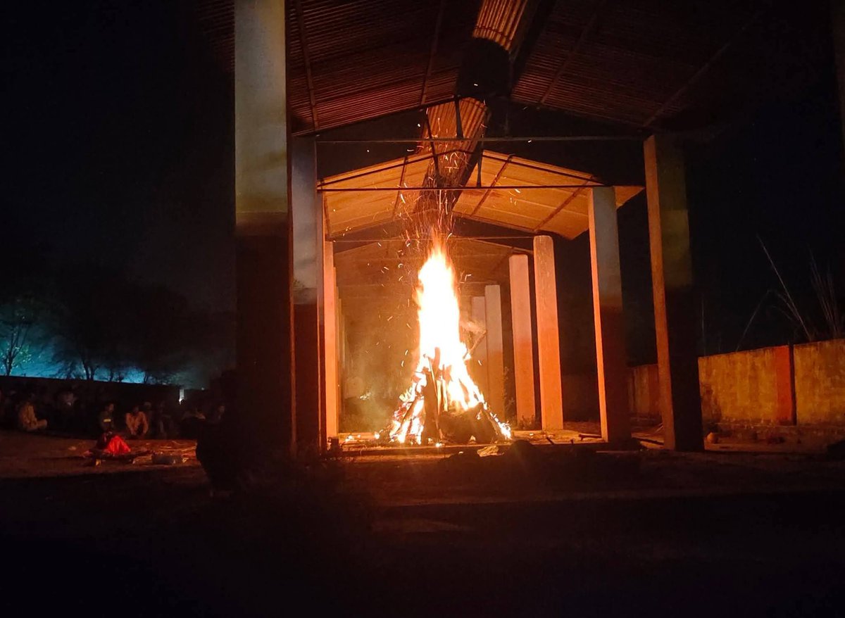 Vishal577887983's tweet image. बेटियां सुरक्षित नहीं तो विकास के दावे झूठे हैं।
#बांसा की बेटी नेहा को न्याय चाहिए।
दोषियों को कड़ी सज़ा दो।
#JusticeForNeha
@JATbera1 @JaipurDialogues @RajCMO @BhajanlalBjp @RavindraBhati__