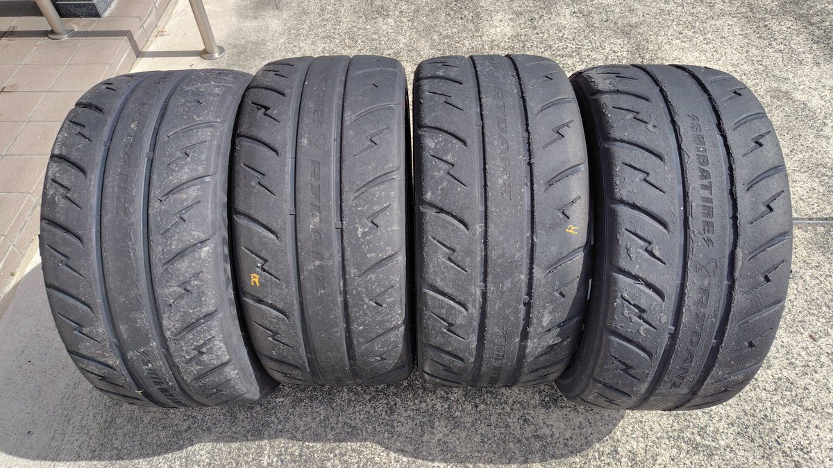 ryuu13131's tweet photo. タカタサーキットを一日走ったシバ280R！

57秒狙えるのにうんこ凄く少ないのはとても良い♪

寒くても熱の入り凄く良いし、オススメなタイヤです♪

#シバタイヤ
#280R
#R31 https://t.co/LVqVARvbpP