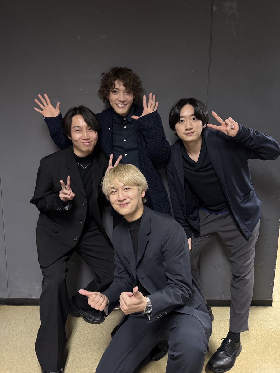 hagiya_official's tweet photo. #舞台ART2026  すべての公演が終了しました！
本当に濃い公演を何回も重ねて、言葉の海に沈み、壁にぶつかり、何回も生まれ変わりありのままを皆様に見ていただいたようなそんな8公演を過ごせました！
本当に来てくださった方々ありがとうございます！！
#定本楓馬　#伊崎龍次郎
#萩谷慧悟　#下平慶祐 https://t.co/GMXz6pghIO