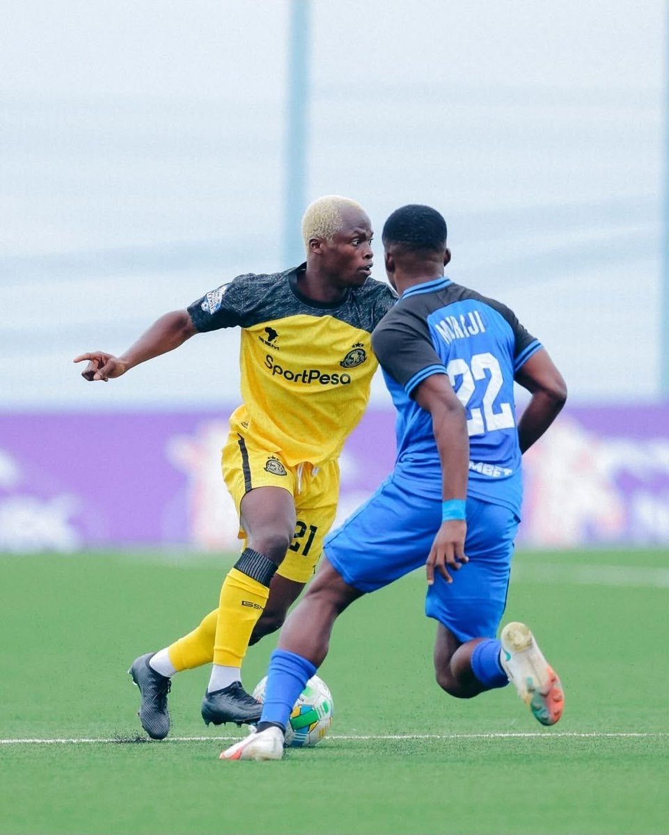 🤔 Inafikirisha Sana Simba, Yanga na Azam wanapocheza Michezo ya FA wakakutana na timu za madaraja ya chini Wengi husema Sio mechi ya kuzipimia wachezaji lakini wanapofungwa Lawama zinaenda kwa hao hao wanasema ilikuwa mechi kujipima uzito.