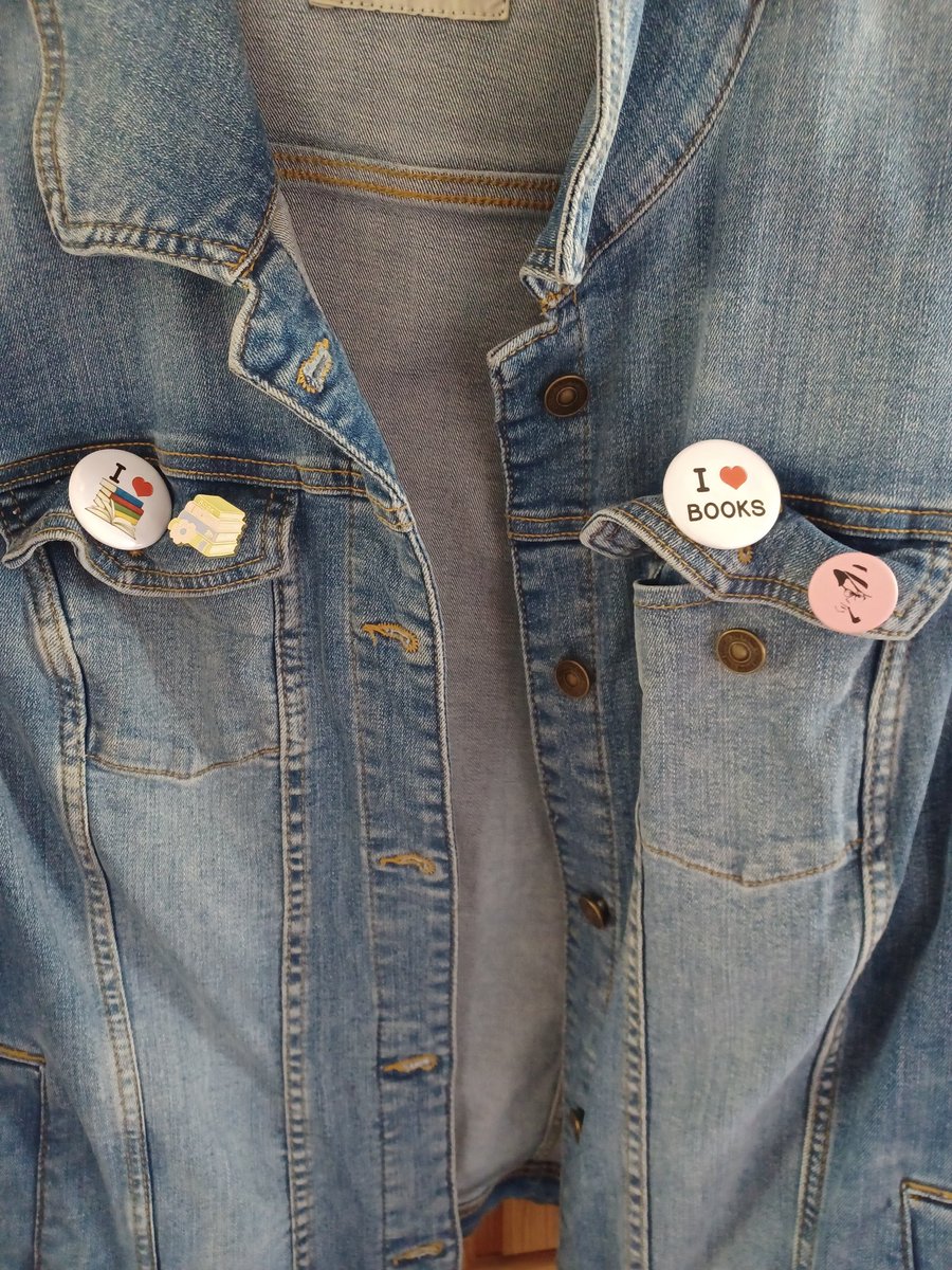 AlexandraBoisen's tweet image. Meine #Bücher Jacke 😊😊😊😊📚📚📚📚
