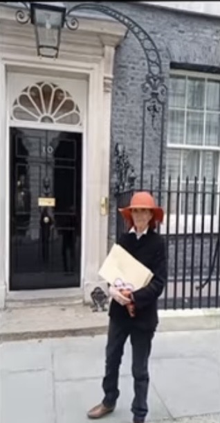 annfenner1's tweet image. #CEDAWinLAW #JUSTICE for cohort of #50sWomen #StatePensionRobbery! 
#Discrimination #PROVEN re rise #StatePension
Open Petition link✍️&amp;amp; WATCH The Hon.Dr J Scutt AO at #DowningStreet calling on #PM to intervene
@patmcfaddenmp's #decision. #Mediation #IWD26

change.org/p/secretary-of…