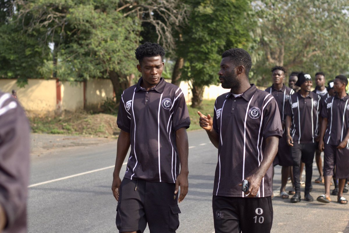 MATCHDAY ~ #GPLwk25

Walk To Victory ✌️ - ahead of this afternoon's encounter against Heart of Lions.

⚪️⚫️ #𝐓𝐡𝐞𝐁𝐥𝐚𝐜𝐤𝐌𝐚𝐠𝐢𝐜𝐢𝐚𝐧𝐬 #𝐎𝐳𝐢𝐢𝐎𝐳𝐚𝐚