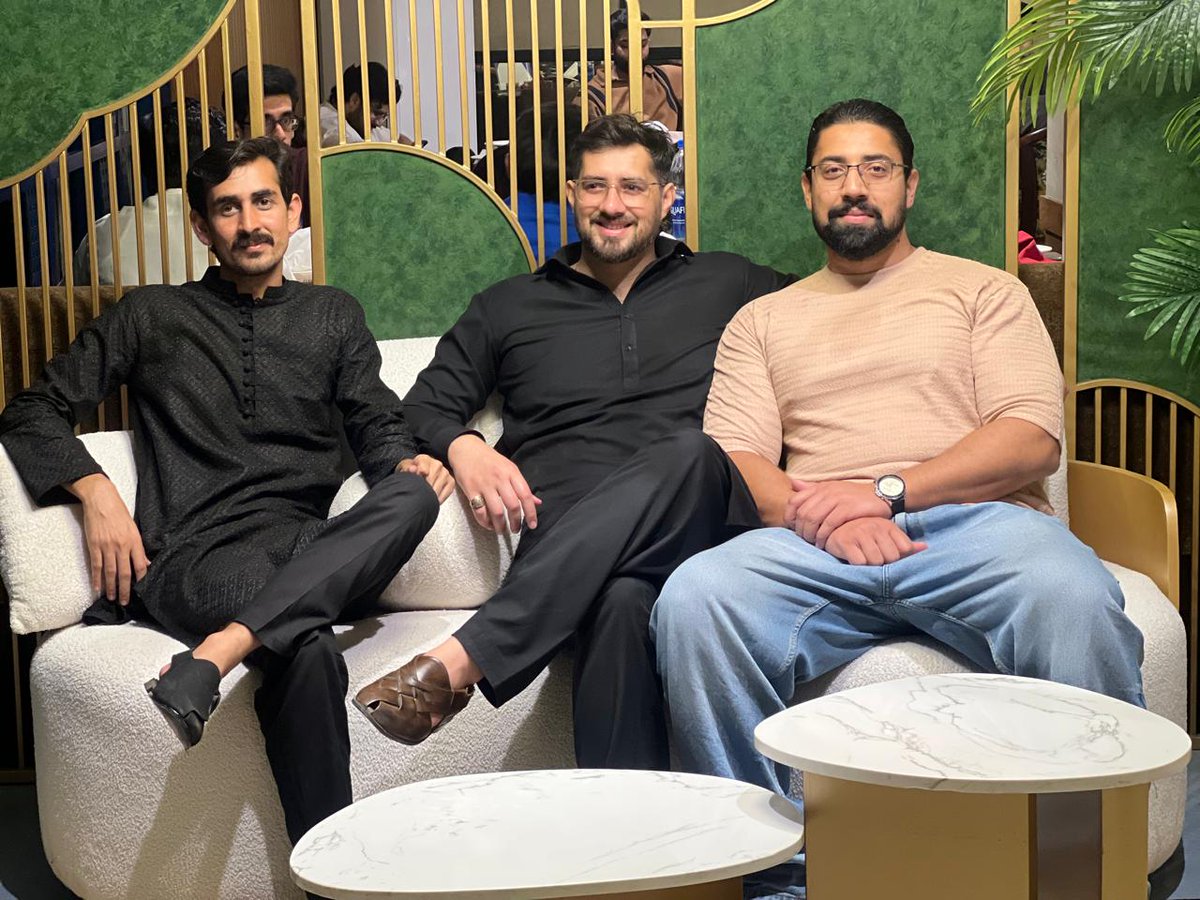 Scraperrs tweet media