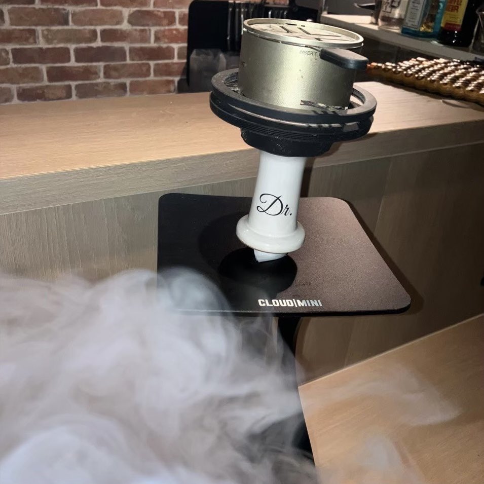 fumar_shisha's tweet photo. Shisha Cafe&amp;Bar  Fumar
20:00~29:00まで営業しております。

staff: SOMA

【アクセス】
新宿区新宿7-26-7
ビクセル新宿  
外階段 2階 右側

#東新宿 #東新宿シーシャ #新宿 #新宿シーシャ #シーシャ #おうちシーシャ #shisha
#シーシャミックス https://t.co/r6l2wr92tQ