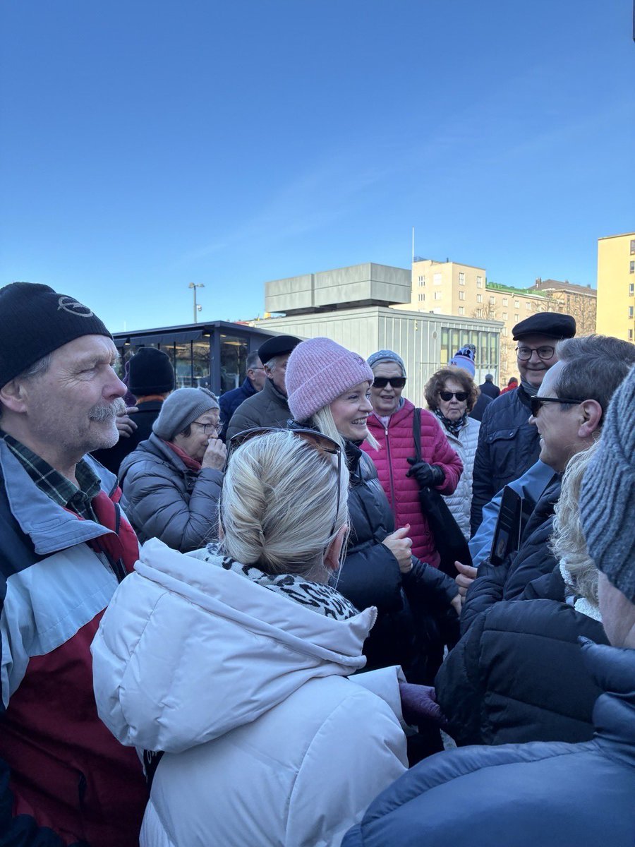 ir_rkp's tweet photo. Lahti on hieno kaupunki! ❄️🎿⛷️

Erinomaiset päivät yritysvierailujen, kaupunginedustajien, perussuomalaisten ja tietenkin Salppurin kisojen parissa. Mahtava tunnelma upeassa säässä.

Kiitos kaikille järjestäjille ja etenkin Francis, Pekka ja Elina! ❤️

(Fanikuvassa neljän olympiakullan Simon Ammann, edelleen kisaamassa.)