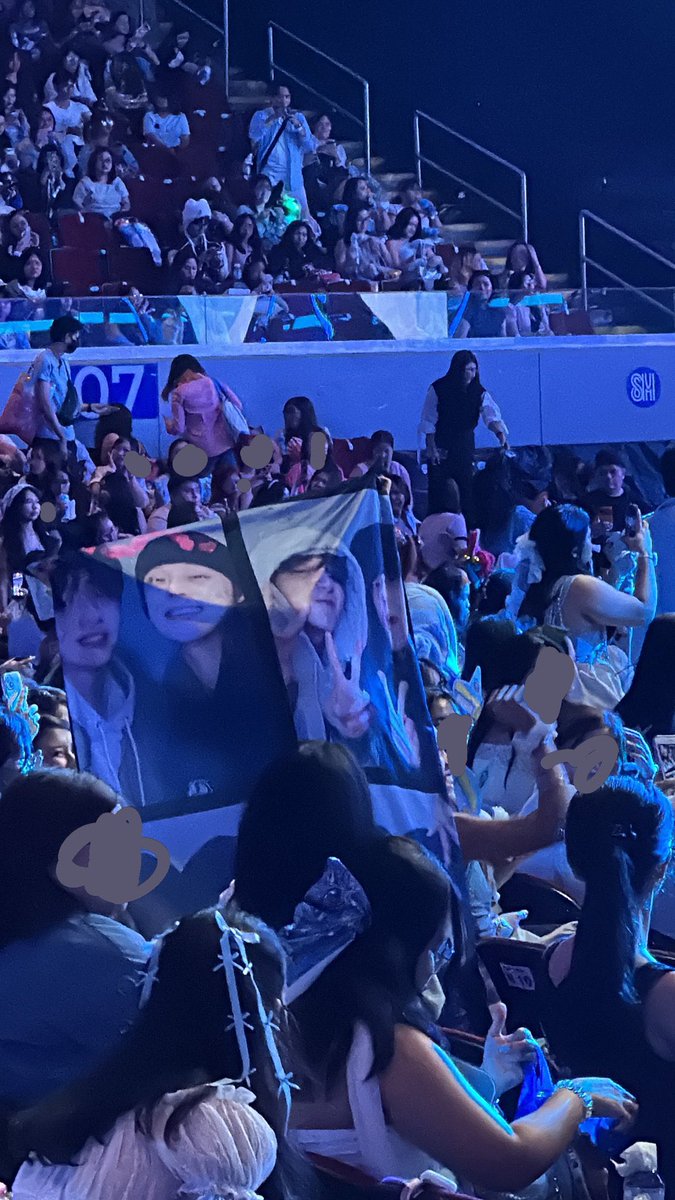 the banners at txt’s dunkin wonders can’t get better than this actually