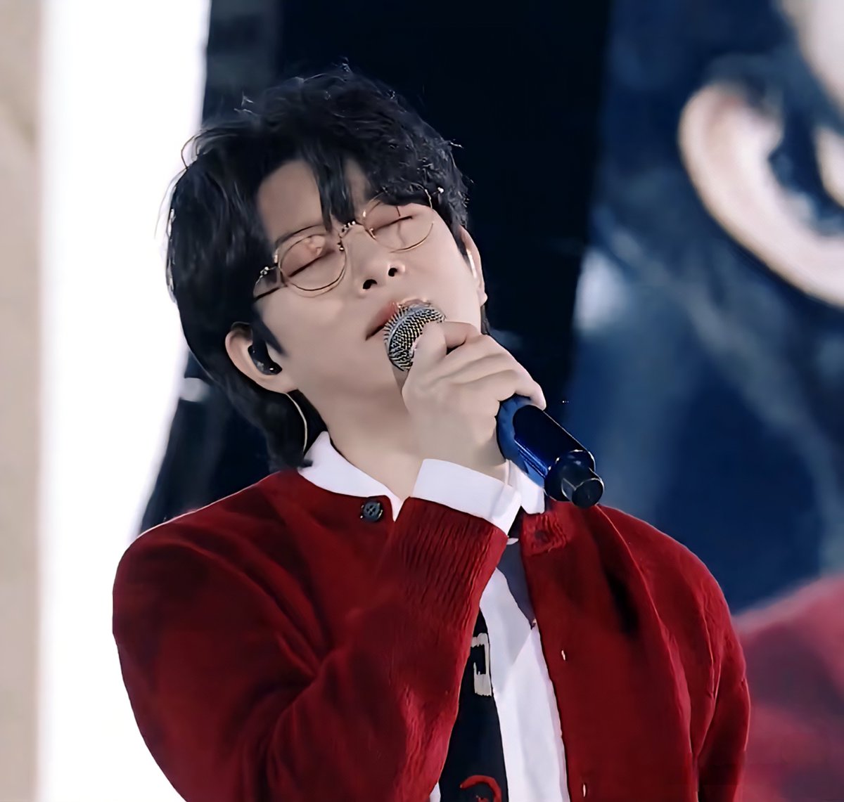 kacamataan 🤭🥰 
#HEECHUL