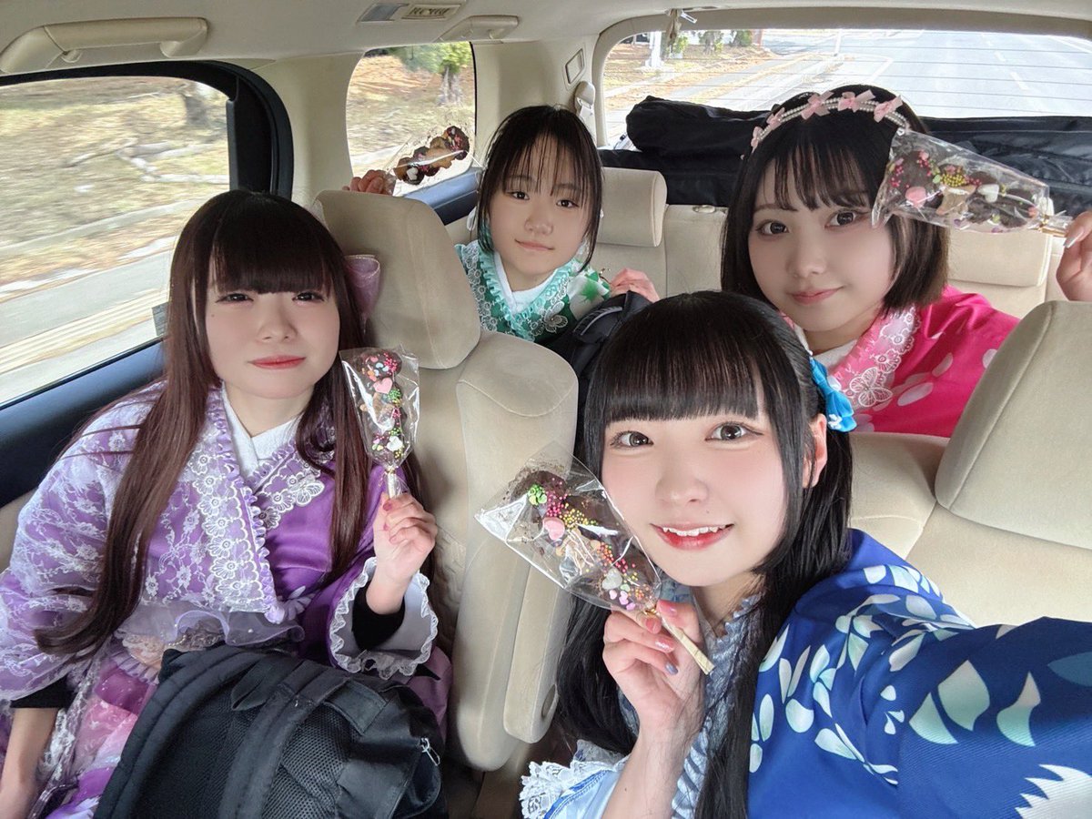 おつんなぶ💜💜

161回目朝市ライブ遊びに来て下さりありがとうございます🥺💜

新 #pacchi 初めての朝市ライブでしたあ☀️🩵🩷💚💜

 #館鼻岸壁朝市 #んなちゃん