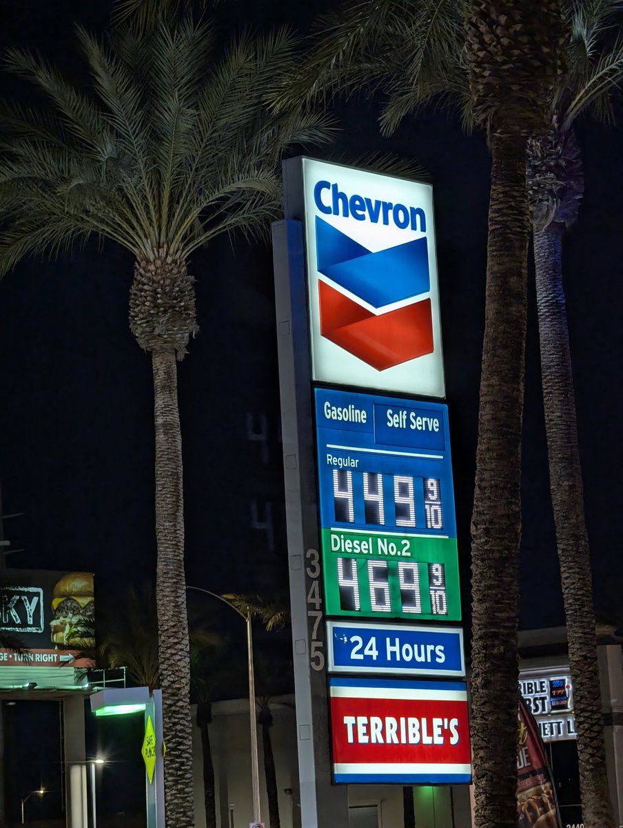 Las Vegas Locally 🌴 tweet media