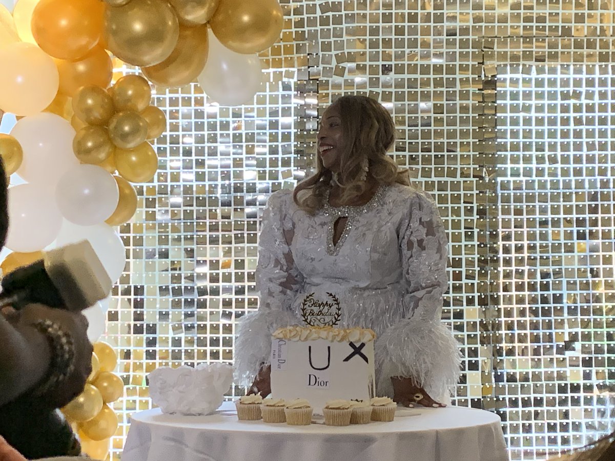 Theo Michael 🌹🐝💙🇨🇾 tweet media