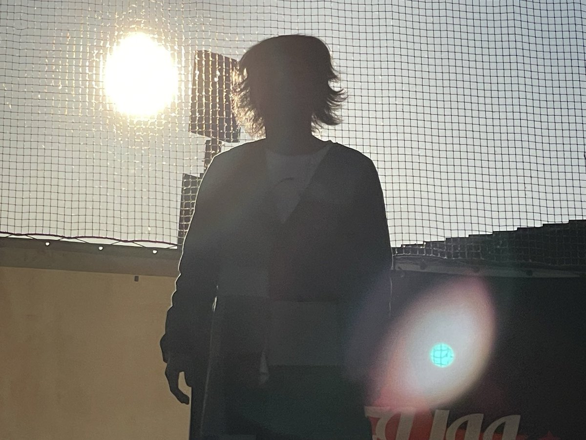 miyuu12911's tweet photo. まくらがの里古河
L2 ライブ
新曲『Look at me』
で大切な野球選手のために
作った曲を歌うイーシスさんの姿に
ワラフの2人が聴いている
表情が重なりました。
#Look_at_me
#上林誠知
#イーシスヒロ
#WORLDLAUGH https://t.co/SJFmQTU0Ju