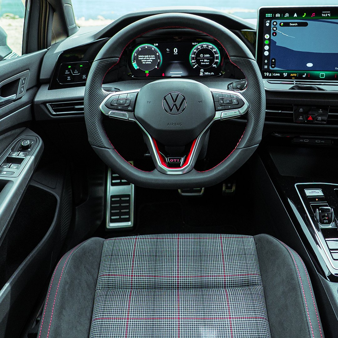 Volkswagen Canada tweet media