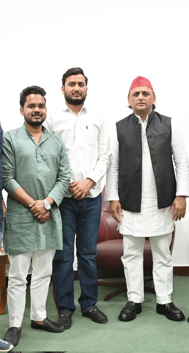 akshaypradhanlu's tweet photo. Boss ❤️ 

@yadavakhilesh 
@samajwadiparty https://t.co/5u2Gc15iyj