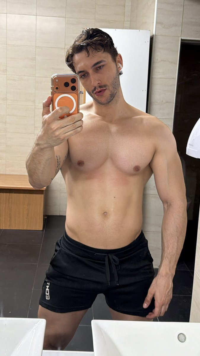 Titobast tweet media