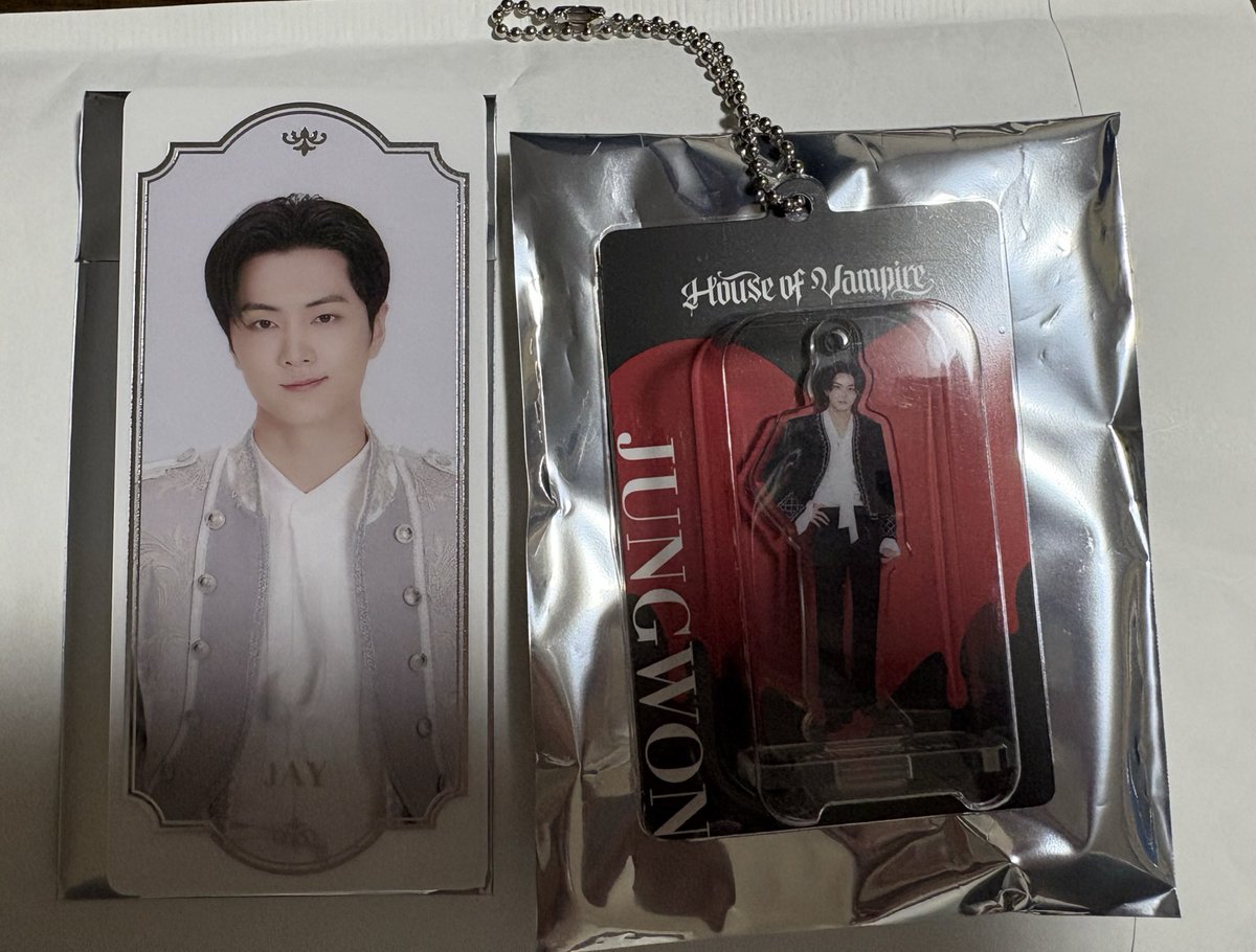 __sun_hoon's tweet photo. ENHYPEN House of Vampire
トレカ アクキー 交換

譲 ジェイ　ジョンウォン　
求 ソンフン

郵送交換希望📮
お気軽にお声がけください🙇

#ENHYPEN交換 https://t.co/7oUSycBqNl