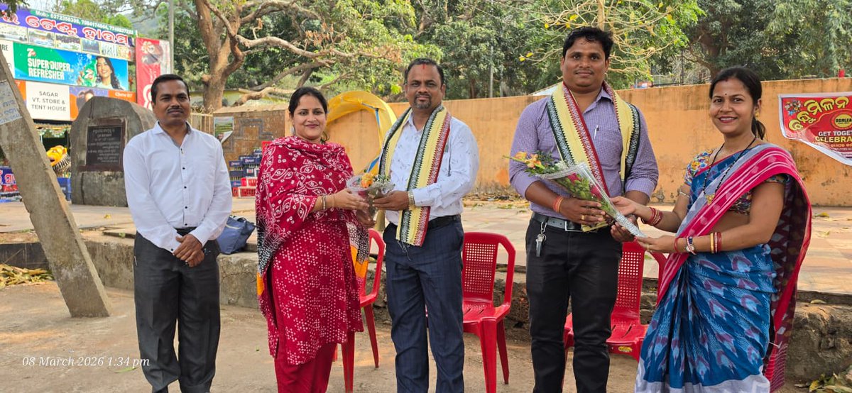 Priyabr02682192's tweet photo. #OSNLEA ଖୋର୍ଦ୍ଧା ଜିଲ୍ଲା ଶାଖା ତରଫରୁ ମା ବରୁଣେଇ ପୀଠ ଠାରେ ଆୟୋଜିତ ଆଜିର "ବନ୍ଧୁମିଳନ କାର୍ଯ୍ୟକ୍ରମ " ଅବସରରେ ବିଭାଗ ,ଜିଲ୍ଲା, ଖଣ୍ଡ,କଲେଜ ସଂଯୋଜକଙ୍କ ସହିତ ଜିଲ୍ଲାର ସକ୍ରିୟ କାର୍ଯ୍ୟକର୍ତ୍ତାଙ୍କ ଗହଣରେ #GIA2008_2018 ଅନୁଦାନ ଦାବିର ମୁଖ୍ୟ ସୂତ୍ରଧର ତଥା ସଙ୍ଘର ସଭାପତି ଶ୍ରୀଯୁକ୍ତ ବିଶ୍ୱରଂଜନ ଦାସ ମହୋଦ��...
#ଜୟଜଗନ୍ନାଥ https://t.co/IVhBTmaob1
