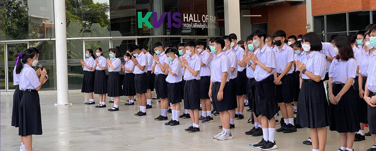 "เตรียมอุดม" ชิดซ้าย "โรงเรียนกำเนิดวิทย์" โรงเรียนที่ วังจันทร์วัลเลย์ วังจันทร์ จังหวัดระยอง สอบเข้ายากที่สุดในประเทศไทย สมัคร 1 หมื่น รับ 72 คน

ภาษาที่ใช้สอน ใช้ ภาษาอังกฤษ เป็นหลักในทุกรายวิชา 
เข้าได้ได้ทุนการศึกษาเต็มจำนวน ไม่ต้องเสียค่าเทอม ค่าที่พัก หรือค่าอาหาร