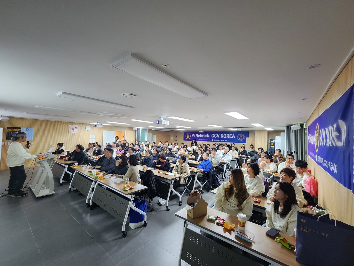 jintaek JUN tweet media