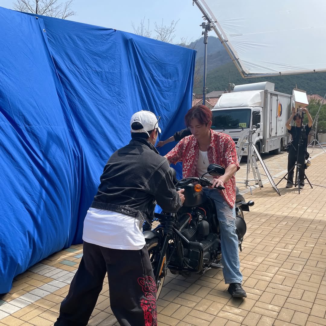zhezxe's tweet photo. 월간남친901 가진사진다내놔…… https://t.co/zkQWH9FS7n