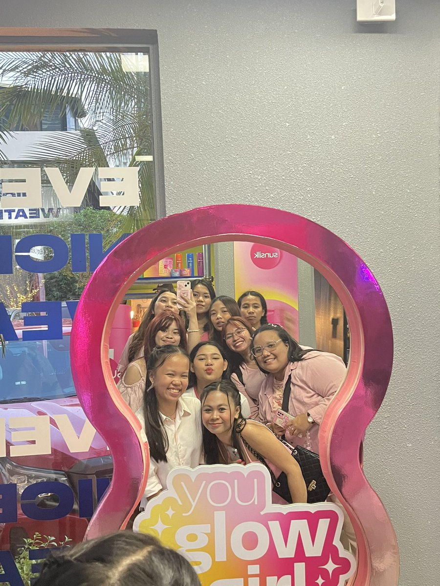 Bellelievers Metro Manila at the Silky Sway Hangout! 🥰

Thank you, <a href="/SunsilkPH/">Sunsilk PH</a> 🩷 

#SunsilkPH #SwayItWithSunsilk #BelleSlaysWithSunsilk 

<a href="/bellelieversofc/">BELLELIEVERS OFFICIAL</a>