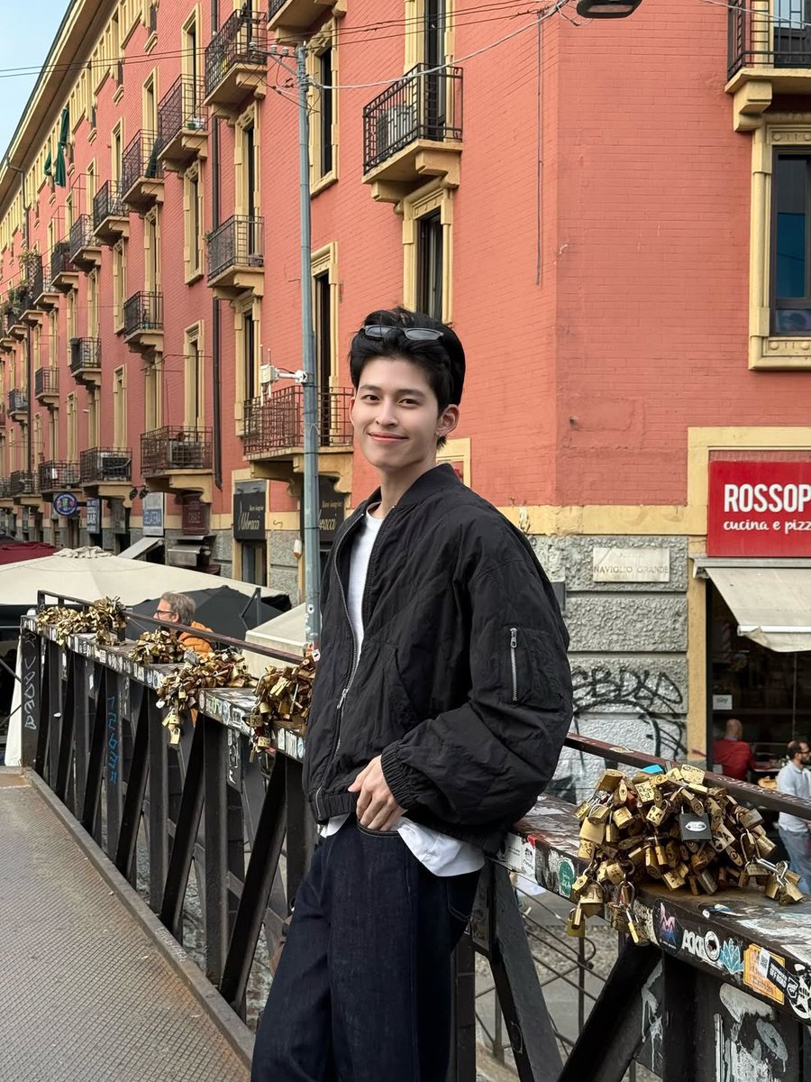 ppnaravit_home's tweet photo. IG update : @ppnaravit 

vibin in milan 

#ppnaravit https://t.co/VvQkdGZUz4
